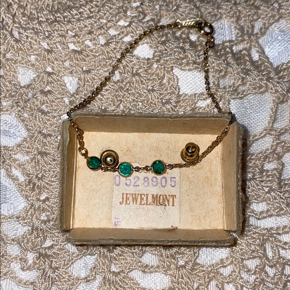 Vintage 1950’s JEWELMONT Green Emerald Bracelet & Earring Set - Picture 3 of 4